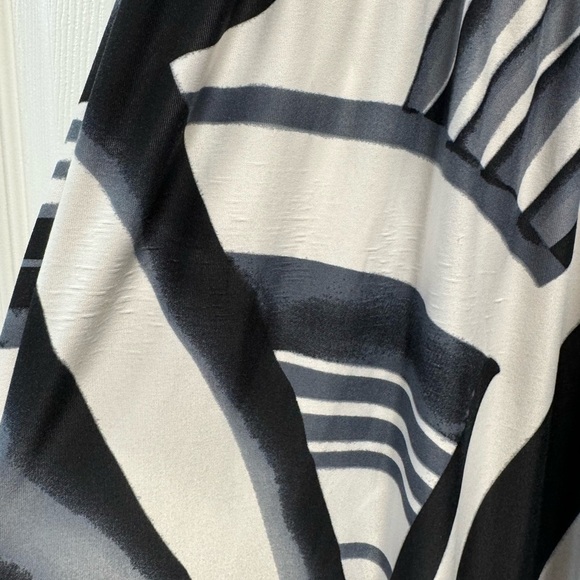 Soma V-Neck Sleeveless Maxi Dress - Picture 3 of 5